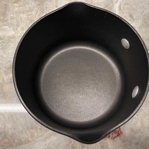 Calphalon Nonstick Saucepan 1.5 Quarts With Lid - Picture 4 of 7